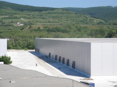 Logistic center Poprad II.JPG